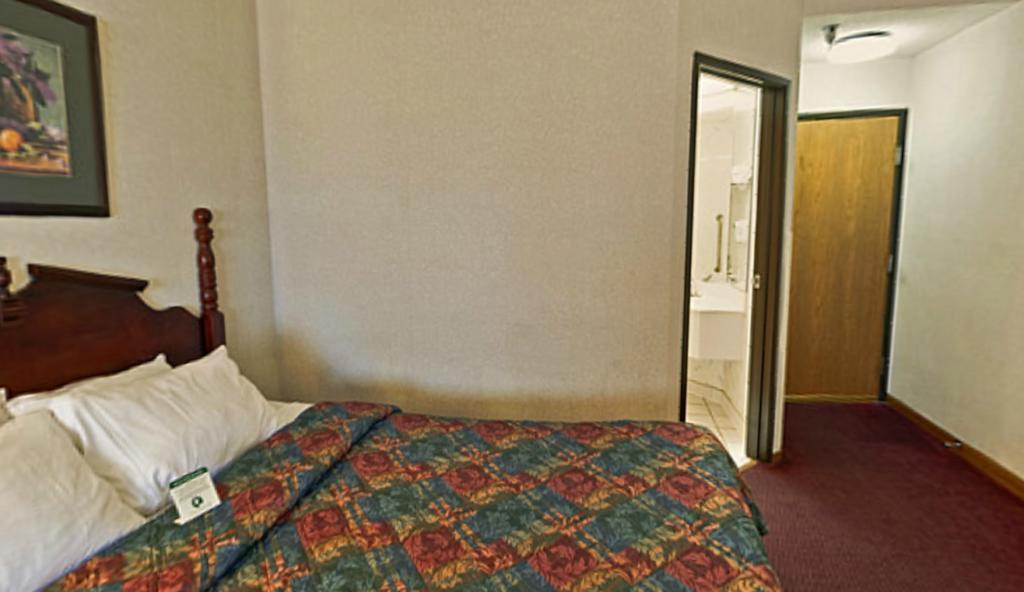Americas Best Value Inn Waukegan Exterior foto